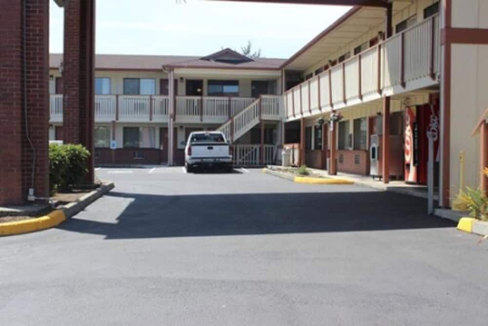 Kings Motor Inn - photo 12