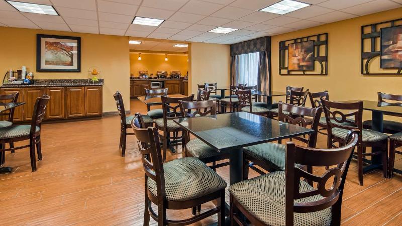Best Western Plus Parkway Hotel - photo 72