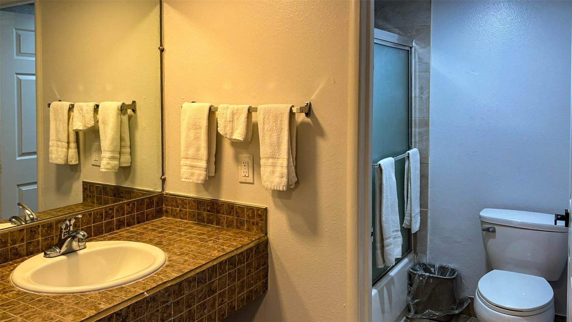 Villager Inn Selma - photo 18