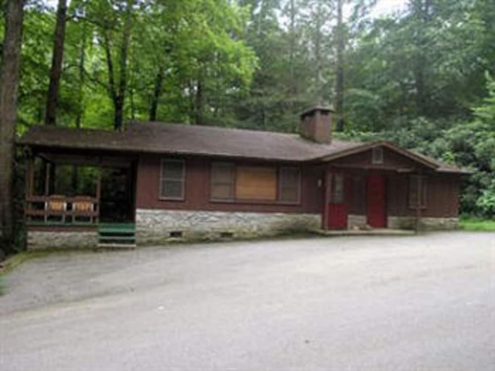 Cabins At Twinbrook Resort - photo 7