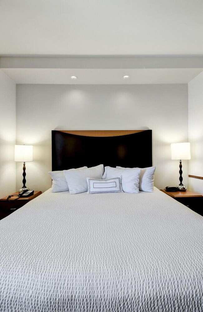 Fairfield Inn & Suites Marriott San Antonio Boerne - photo 7