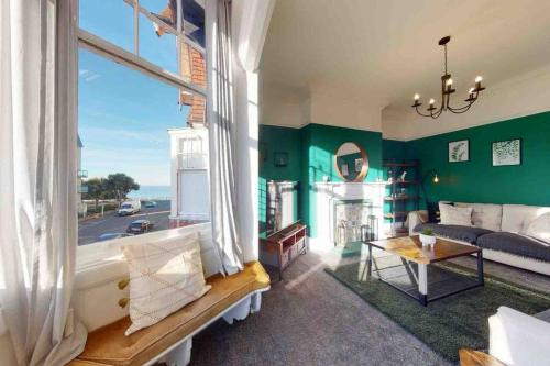 No10 Seaside Apartment Ground Floor Apartment — 4-Star Luxury Hotel in Scarborough, United Kingdom