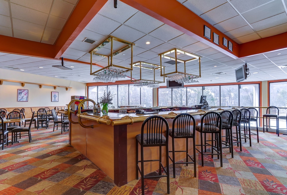Chateau Resort & Conference Center - photo 29