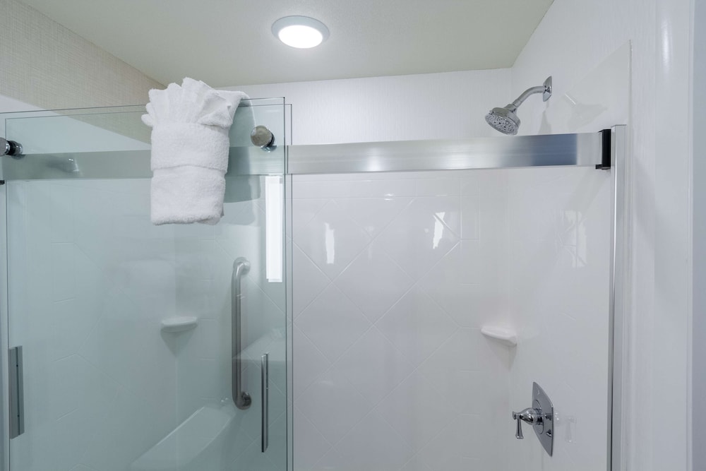 Hilton Garden Inn Salina - photo 22