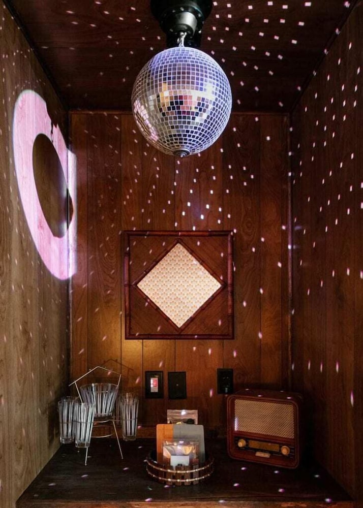 The Dive Motel & Swim Club - photo 17