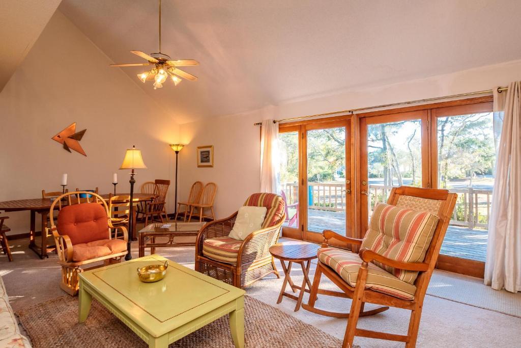 The Rectory by Oak Island Accommodations - photo 17