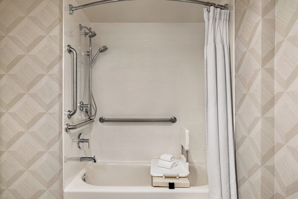 Crowne Plaza Louisville Airport Expo Ctr by IHG - photo 39