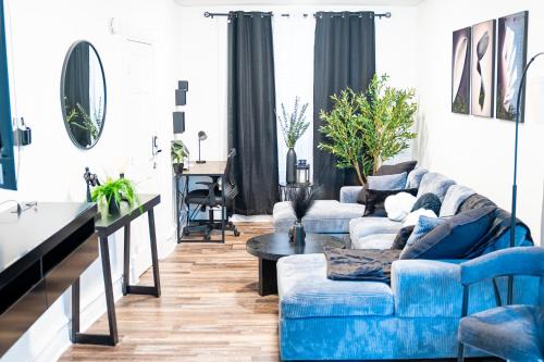 The Cozy Grey Haven Home 1st Floor 22033406 — Reading