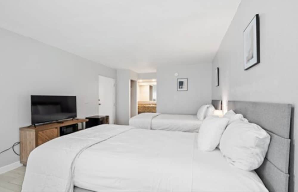 2520 Living - photo 13