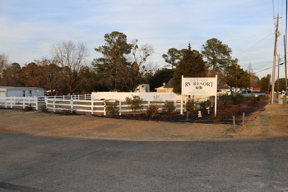 Four Oaks Lodging & RV Resort - photo 24