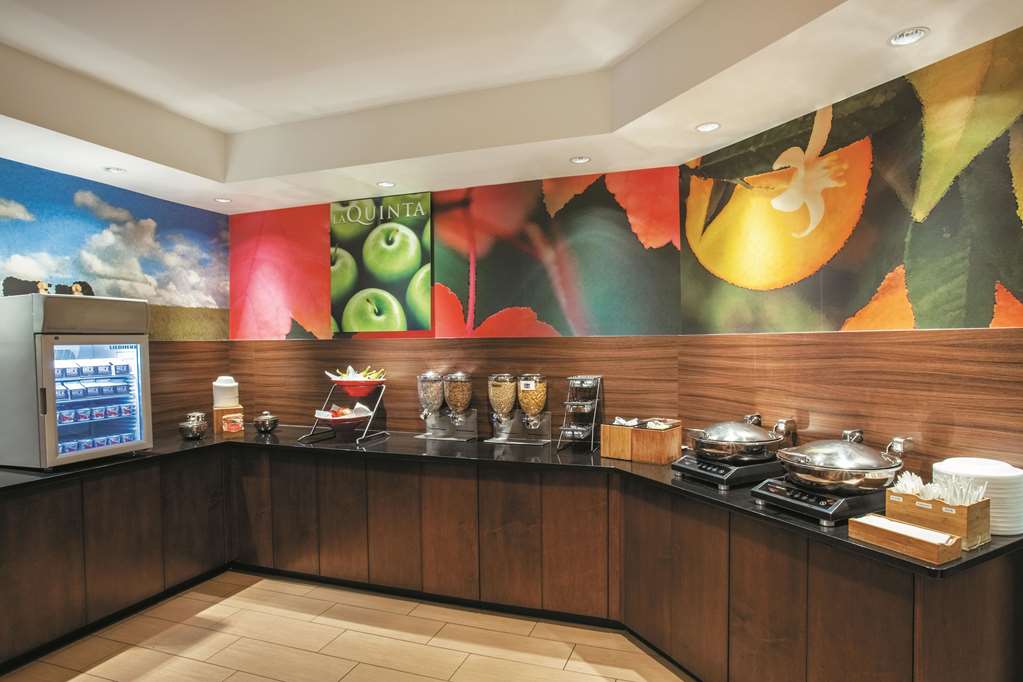 La Quinta Inn & Suites by Wyndham Manassas Battlefield - photo 41