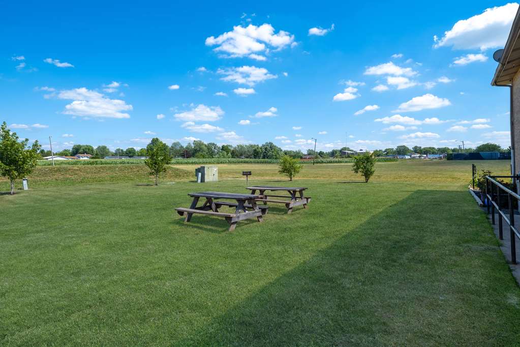 Super 8 by Wyndham Kokomo - photo 25