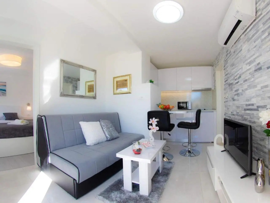 S & V Deluxe Apartments