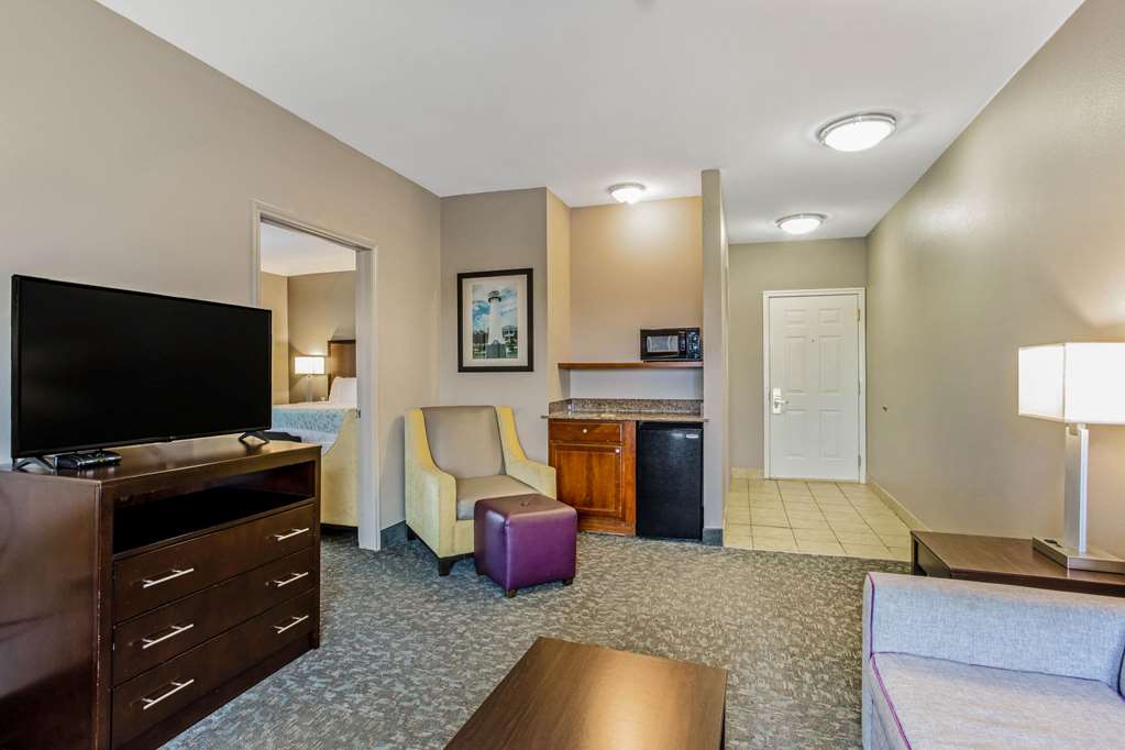 La Quinta Inn & Suites by Wyndham Biloxi - photo 37