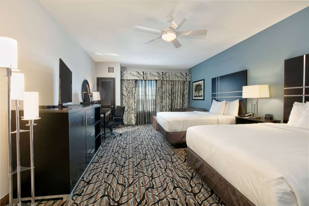 La Quinta Inn & Suites by Wyndham Lubbock Southwest - photo 19
