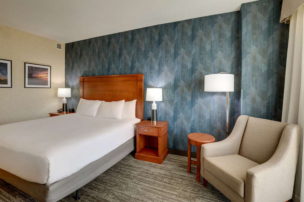 Drury Plaza Hotel Mt. Vernon - photo 22