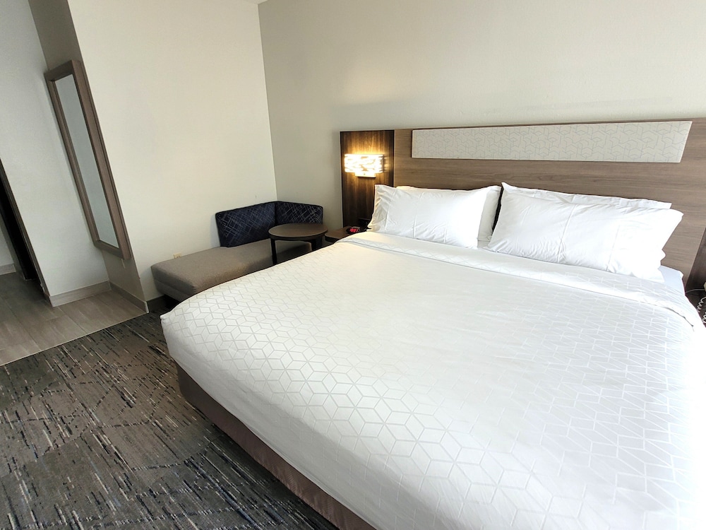 Holiday Inn Express & Suites Guthrie North Edmond by IHG - photo 20