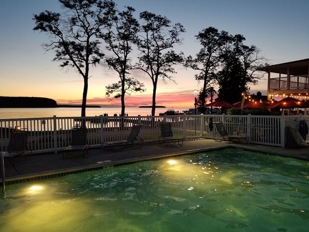 Edgewater Resort - photo 107