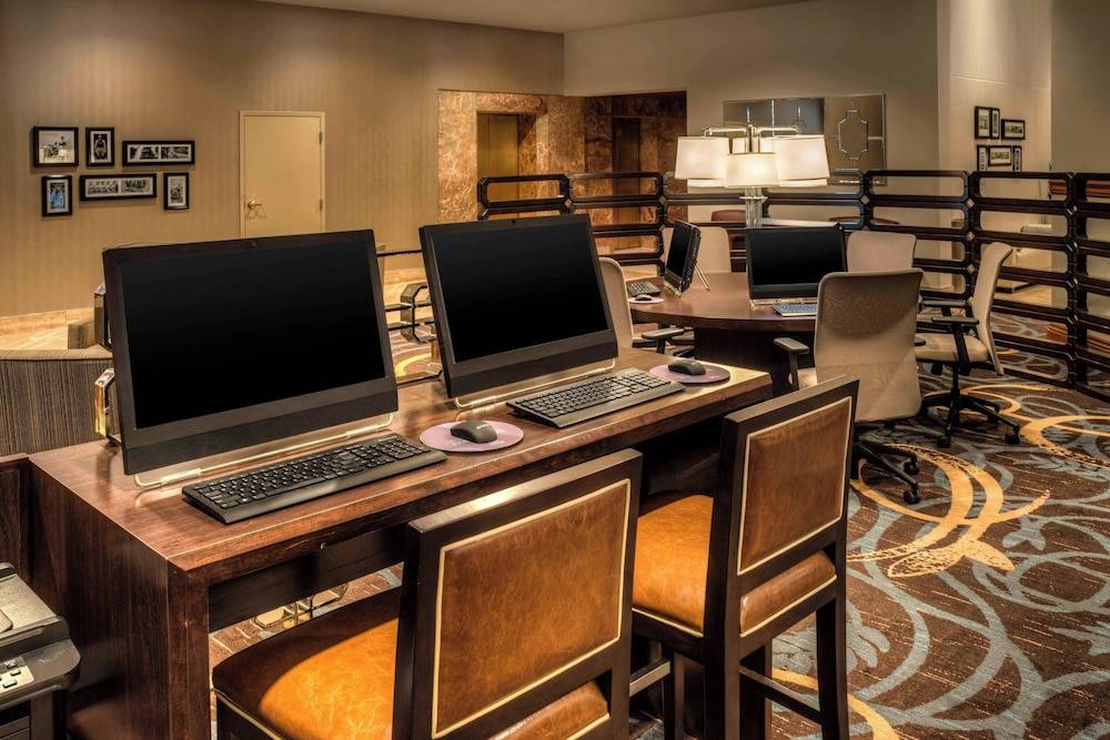 The Plaza Hotel Columbus at Capital Square - photo 3