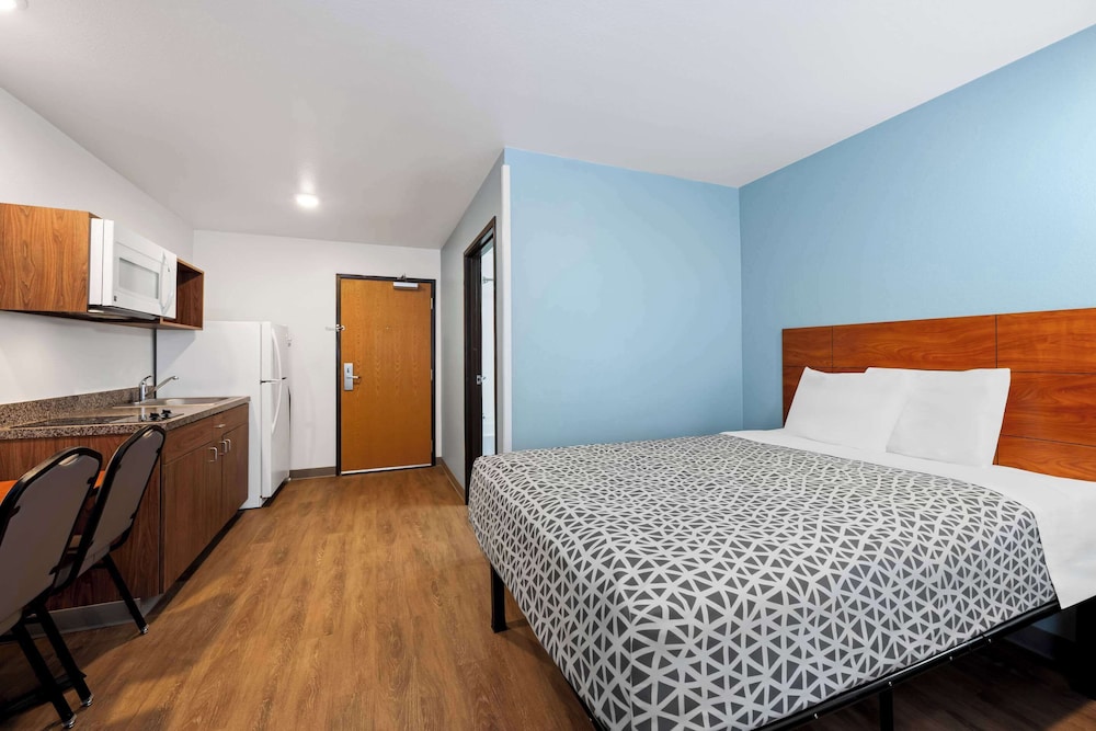 WoodSpring Suites Hobbs - photo 14