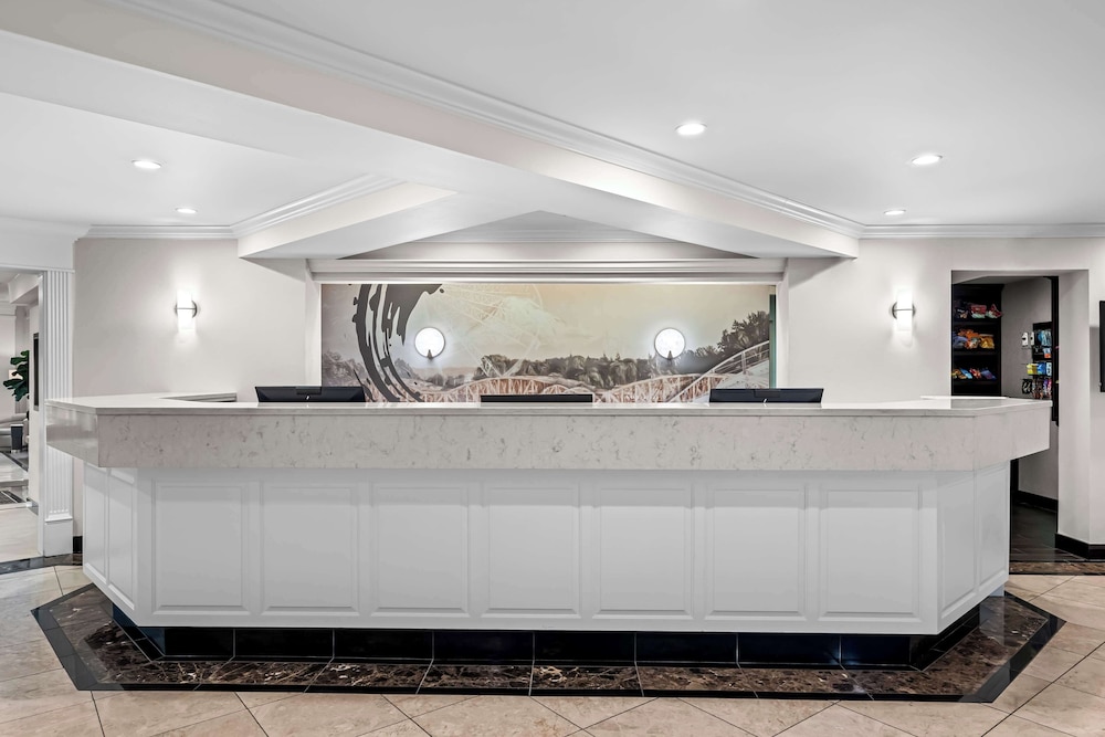 Best Western Plus Puyallup Hotel - photo 5