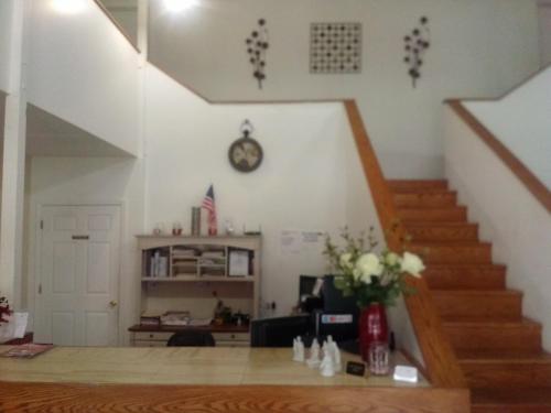 Town House Inn - photo 55