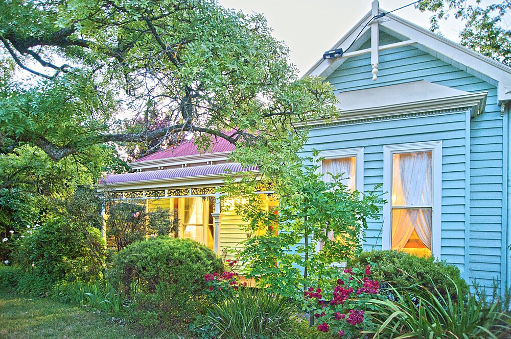 Pendower House — 4-Star Luxury Hotel in Daylesford, Australia