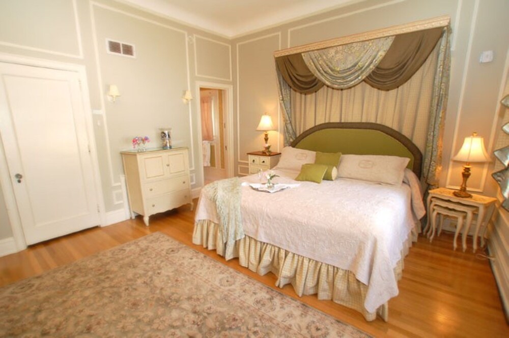 Club Continental - photo 10