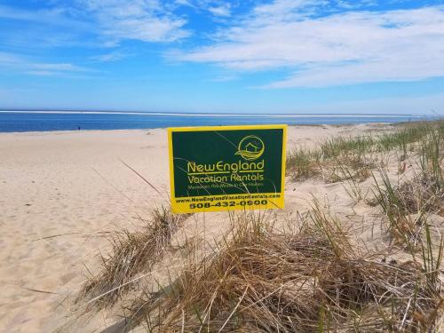 14 Hallet Lane Chatham Cape Cod Sand Simeon — Chatham