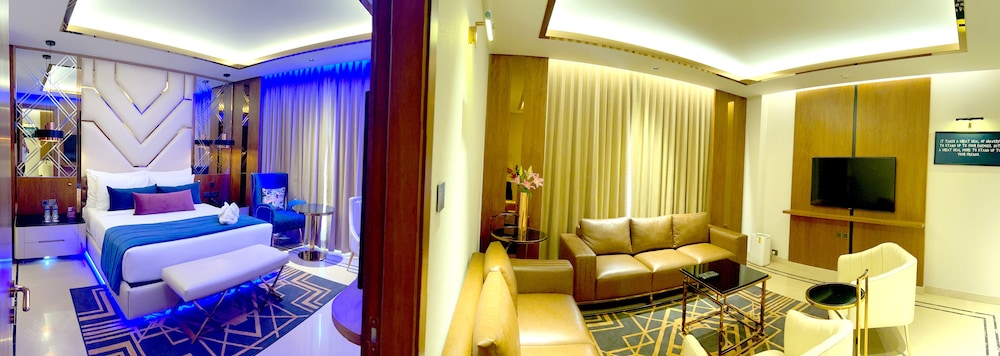 Planet Hollywood — Thane — photo 5