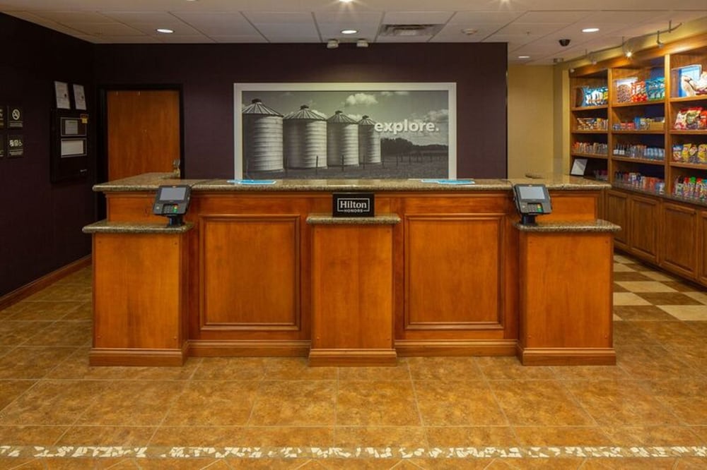 Hampton Inn Waterloo - photo 3