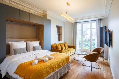 The Eiffel Tower Cosy Nest - carbon neutral hotel in Paris
