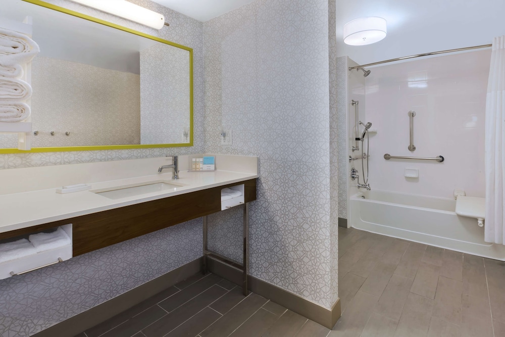 Hampton Inn Traverse City - photo 29