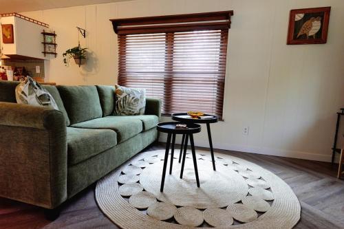 Grandma's House at Rosewood Lodge — 4-Star Luxury Hotel in Iola, United States