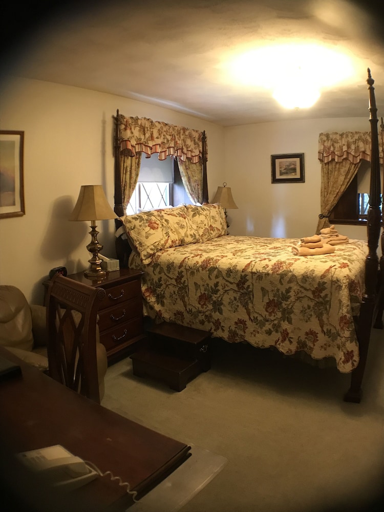 7 Gables Inn & Suites - photo 5