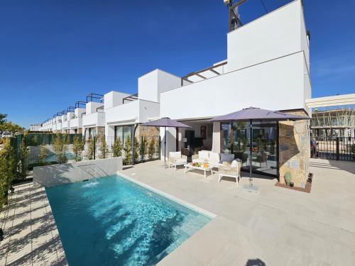 Villa Piscina Privada Santa Rosalia Lake & Resort Lavanda in Torre-Pacheco, Spain