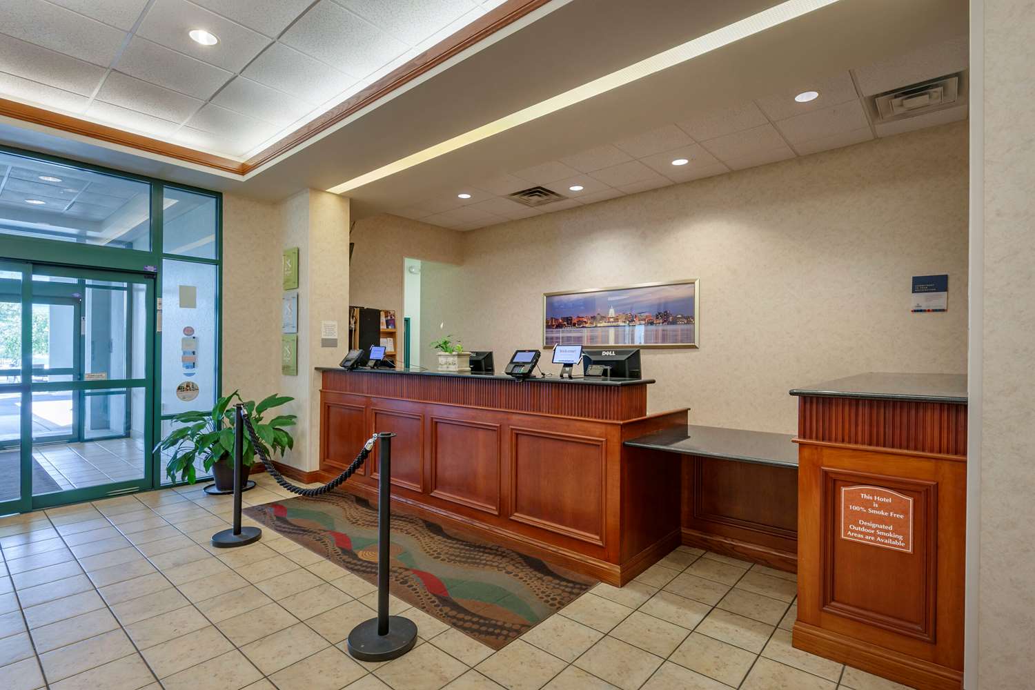 Clarion Suites Central - photo 19
