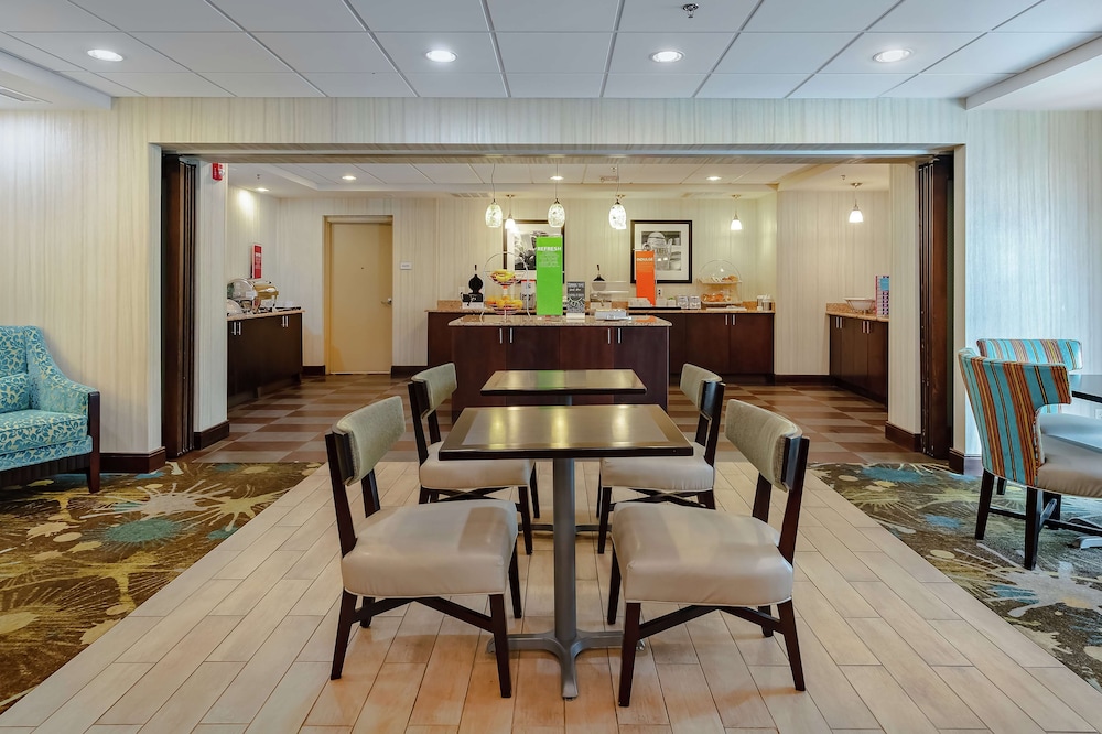 Hampton Inn & Suites Adairsville Calhoun Area - photo 28