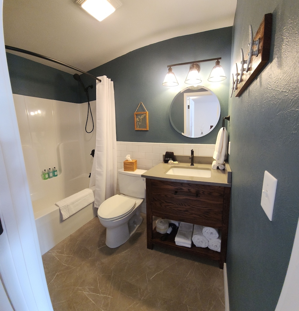 The Lakehouse Inn at Sledd Creek - photo 24