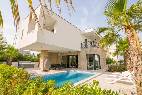 Villa FGstar — 4-Star Luxury Hotel in Murter, Croatia