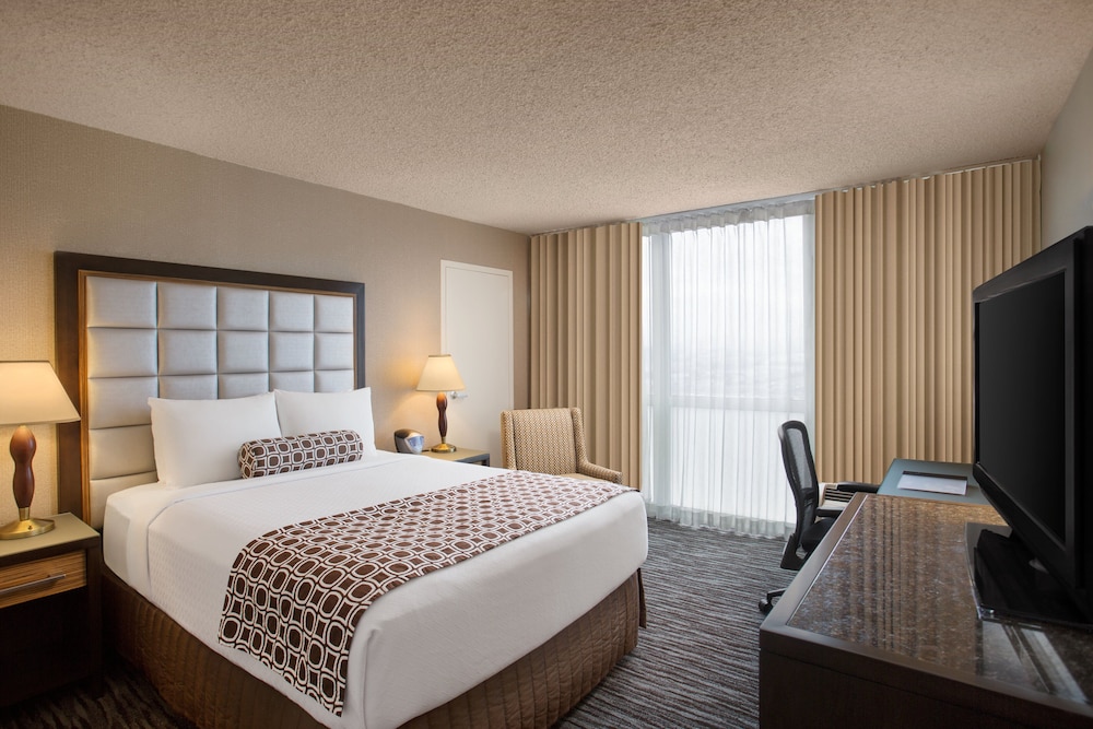 Crowne Plaza San Francisco Airport by IHG - photo 10