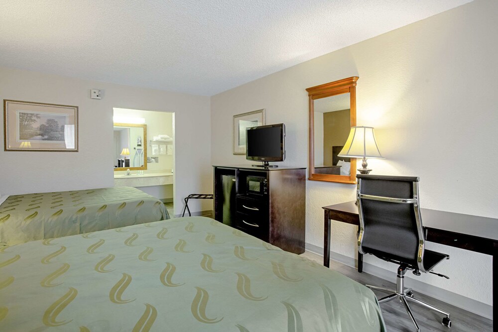 Quality Inn & Suites Live Oak I 10 Exit 283 - photo 10