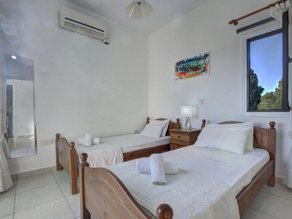 Villa Protaras Paralia Spacious 4Bdr Central Protaras Villa