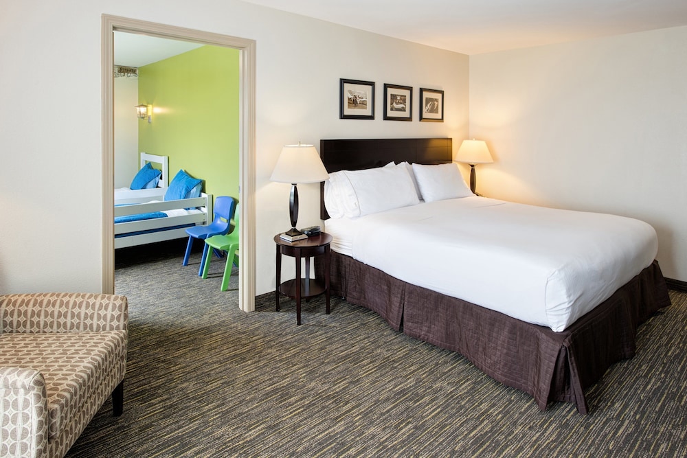 Holiday Inn Express Hotel & Suites East Wichita I 35 Andover by IHG - photo 8