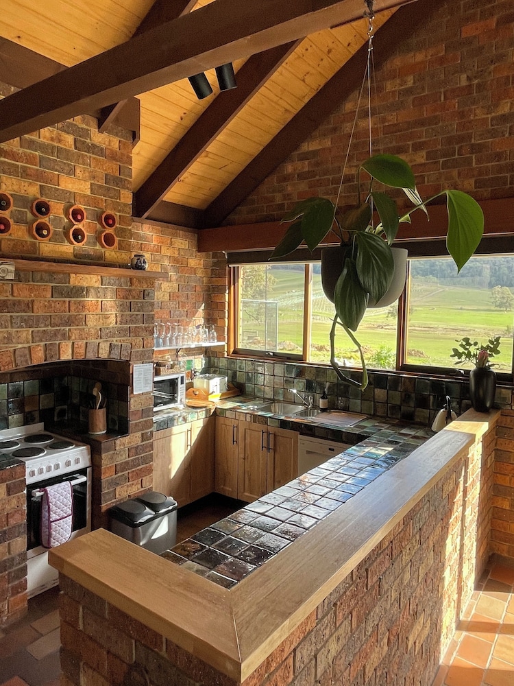 Langbrook Estate Cottages — 4-Star Luxury Hotel in Yarra Junction, Australia
