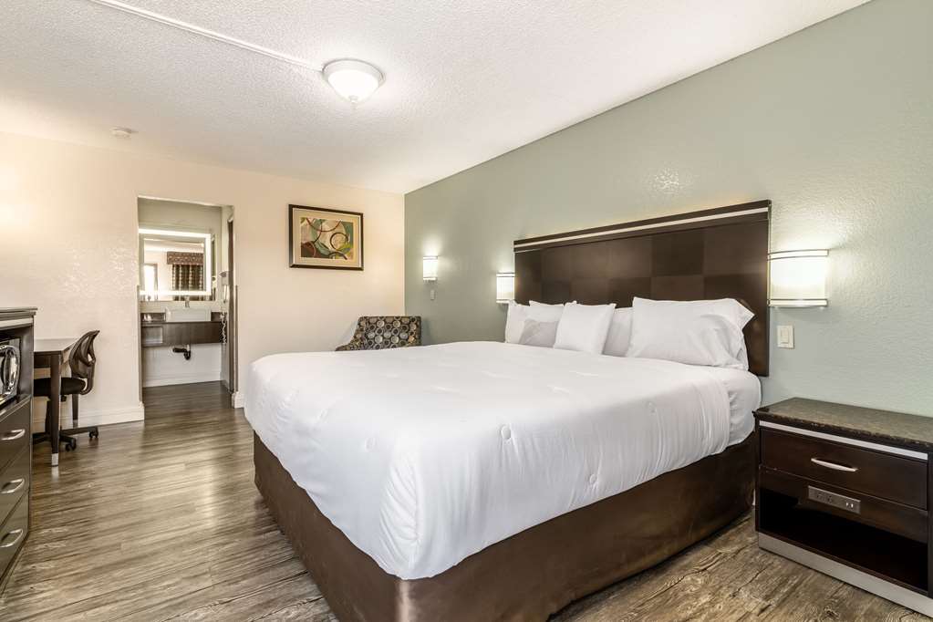 Rodeway Inn On Historic Route 66 - photo 2