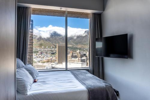 Stunning 1 bedroom apartment with mountain views