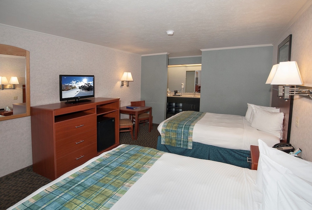 Brandin' Iron Inn - photo 8