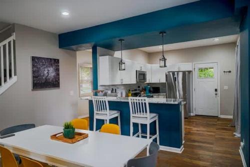 Housepitality the Lilley Pad Near Downtown — 4-Star Luxury Hotel in Columbus, United States