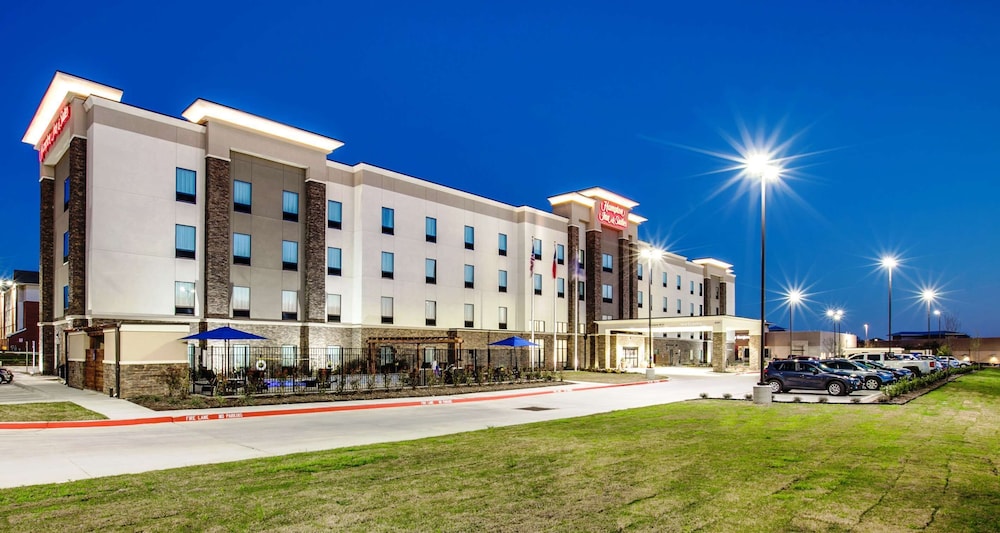 Hampton Inn & Suites Dallas Ft. Worth Airport South - photo 57